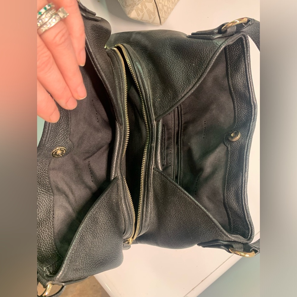Black COACH shoulder bag with 3 compartments. BEAUTIFUL! - Picture 3 of 3